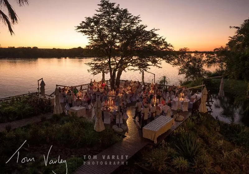 هتل The David Livingstone Safari Lodge & Spa