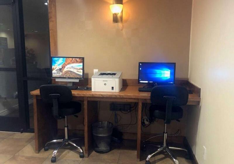 هتل Albuquerque I40 Eubanks