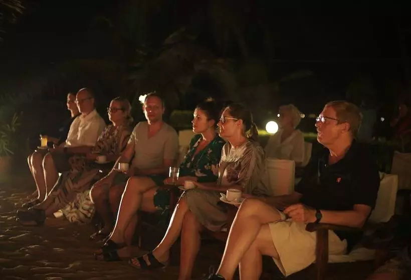 هتل Beach And Lake Ayurvedic Resort, Kovalam