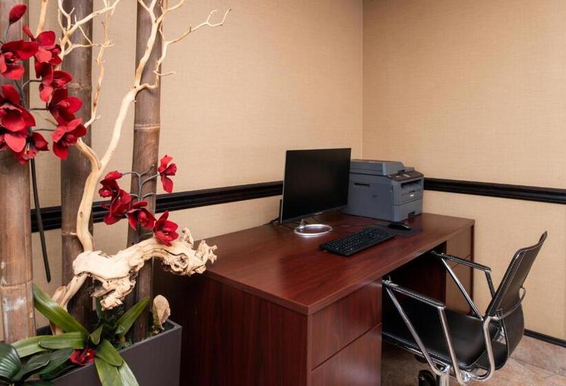 Отель Chino Hills