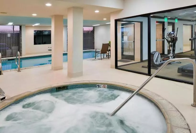 בית מלון כפרי Chino Hills