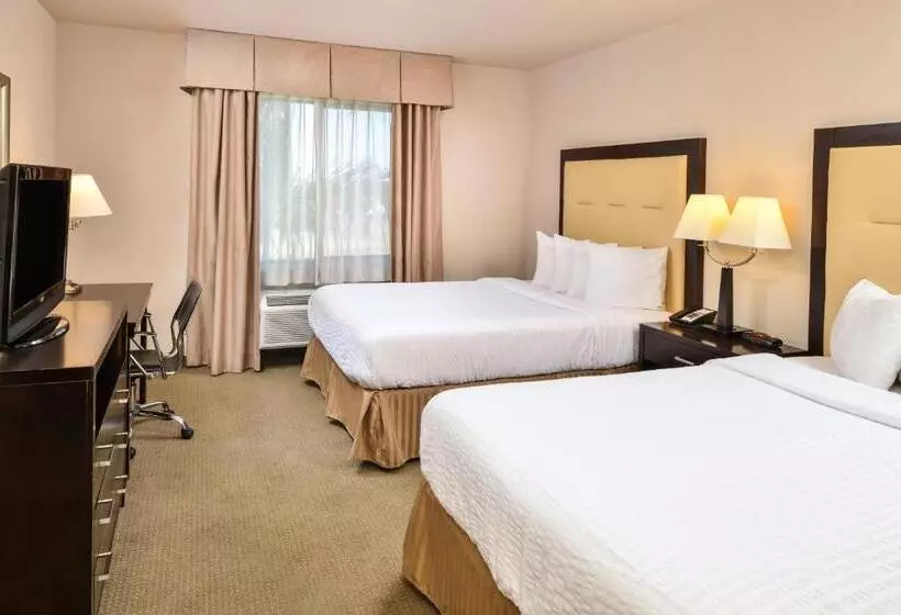 בית מלון כפרי Chino Hills