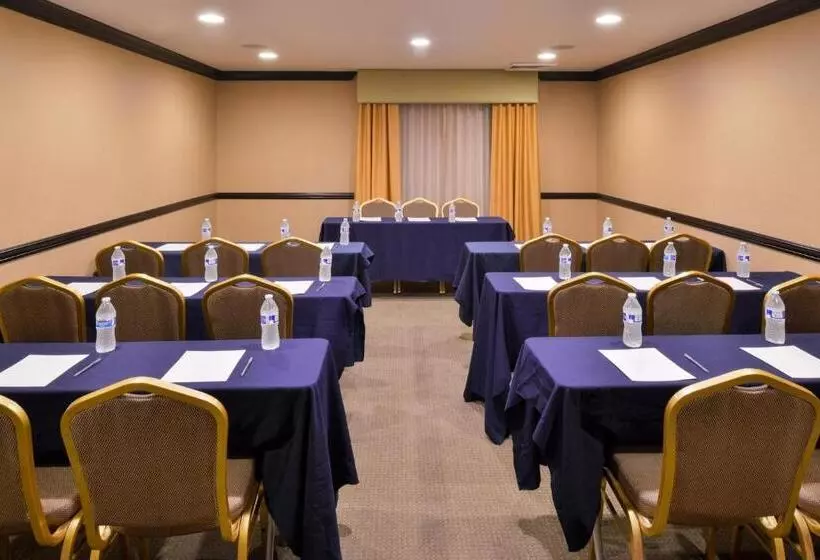 בית מלון כפרי Chino Hills