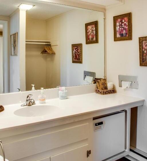 Szálloda Cliff Dwellers Inn