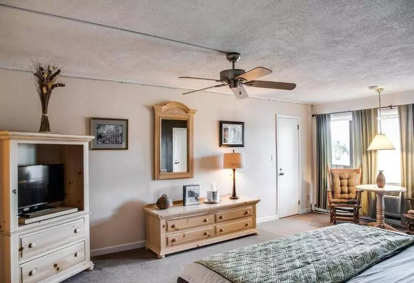 호텔 Cliff Dwellers Inn