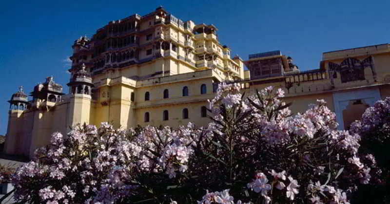 Hotel Raas Devigarh