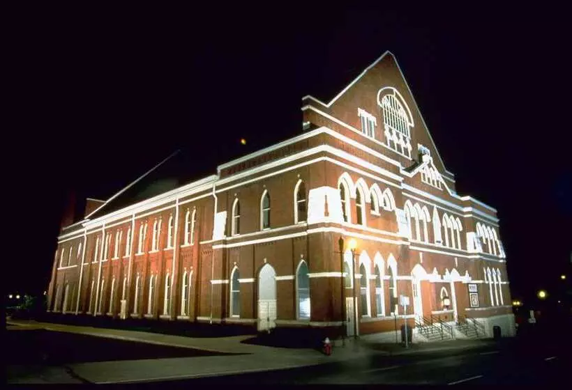 هتل Embassy Suites By Hilton Nashville At Vanderbilt