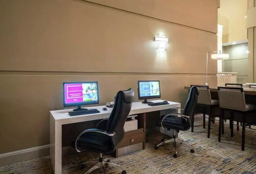 هتل Embassy Suites By Hilton Nashville At Vanderbilt