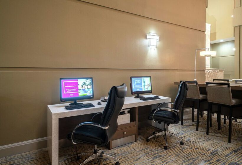 فندق Embassy Suites By Hilton Nashville At Vanderbilt