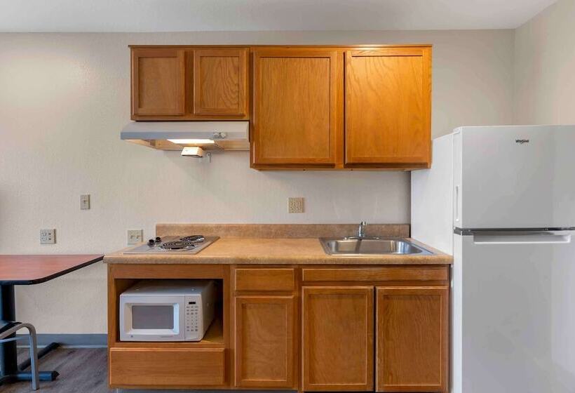 בית מלון כפרי Extended Stay America Select Suites Cleveland Avon