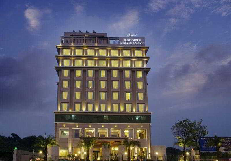 Goldfinch Hotel Delhi Ncr