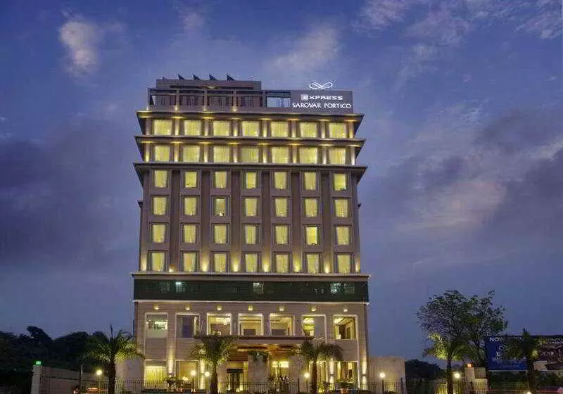 Goldfinch Hotel Delhi Ncr