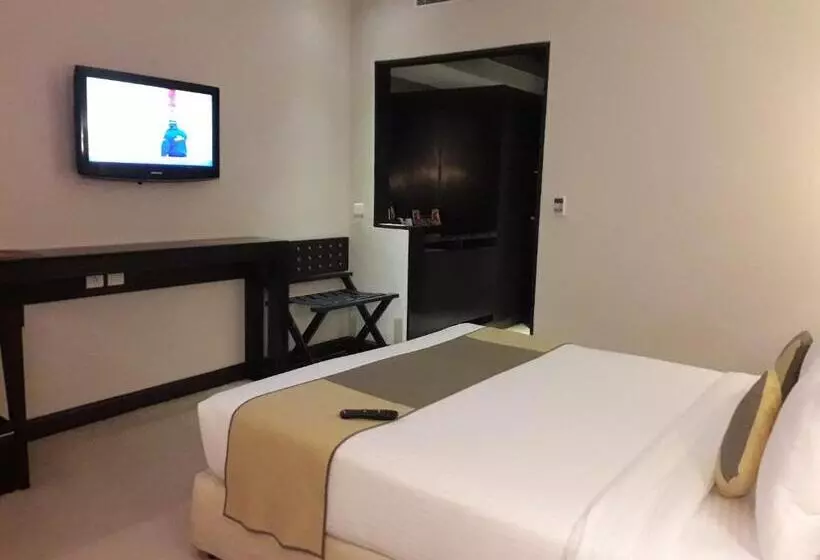 Goldfinch Hotel Delhi Ncr