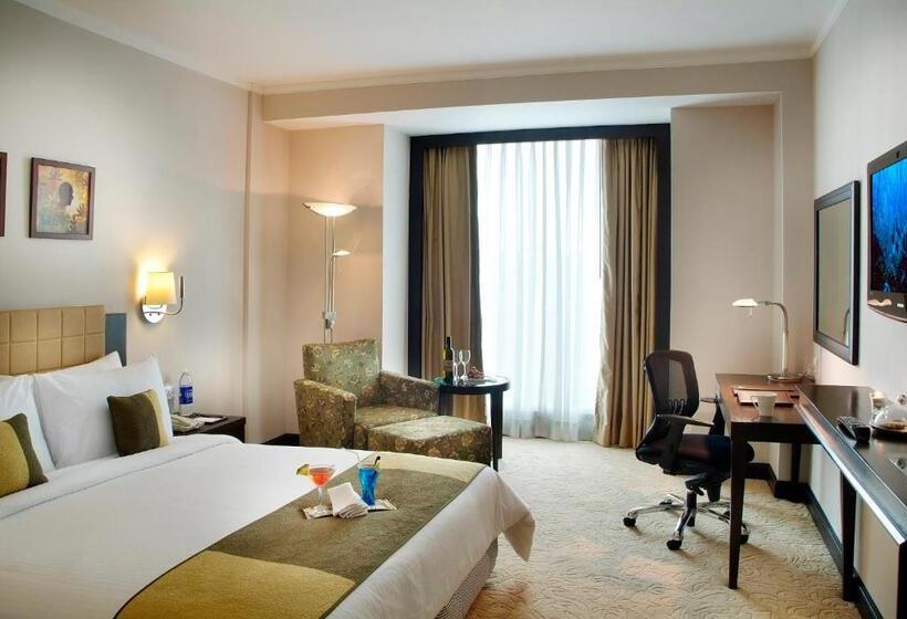 Goldfinch Hotel Delhi Ncr