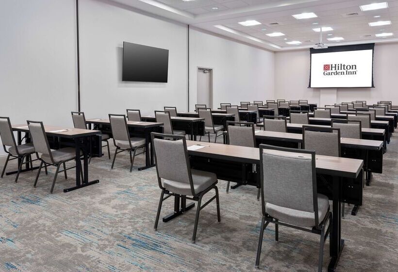 בית מלון כפרי Hilton Garden Inn Charlotte Uptown