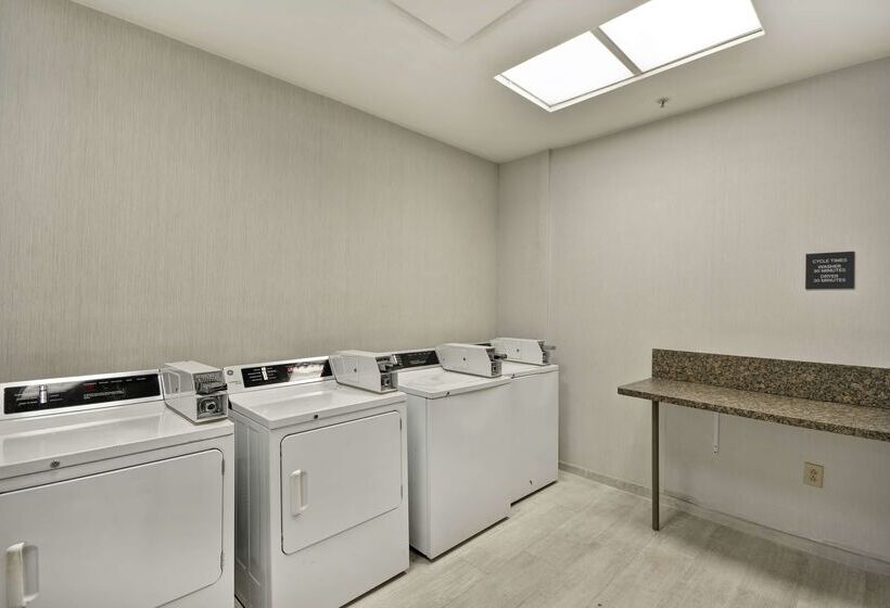 Отель Hilton Garden Inn Gulfport Airport