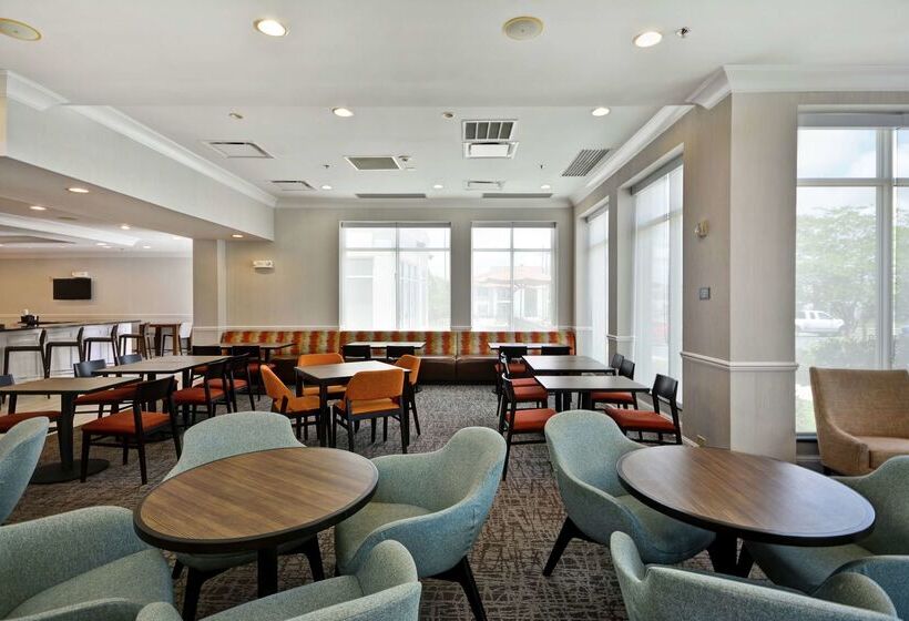 Отель Hilton Garden Inn Gulfport Airport