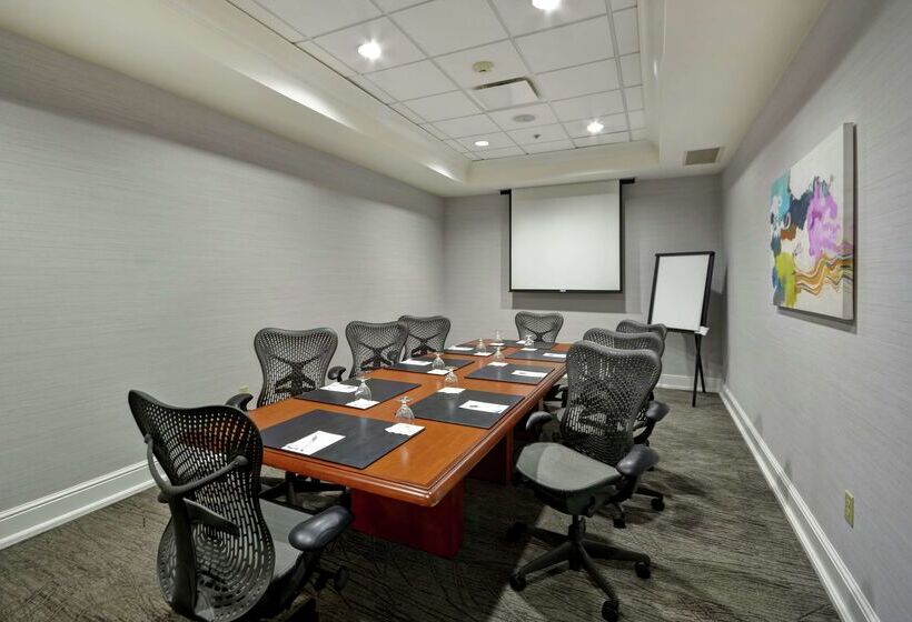 Отель Hilton Garden Inn Gulfport Airport