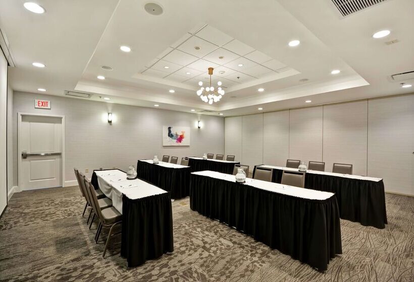 Отель Hilton Garden Inn Gulfport Airport