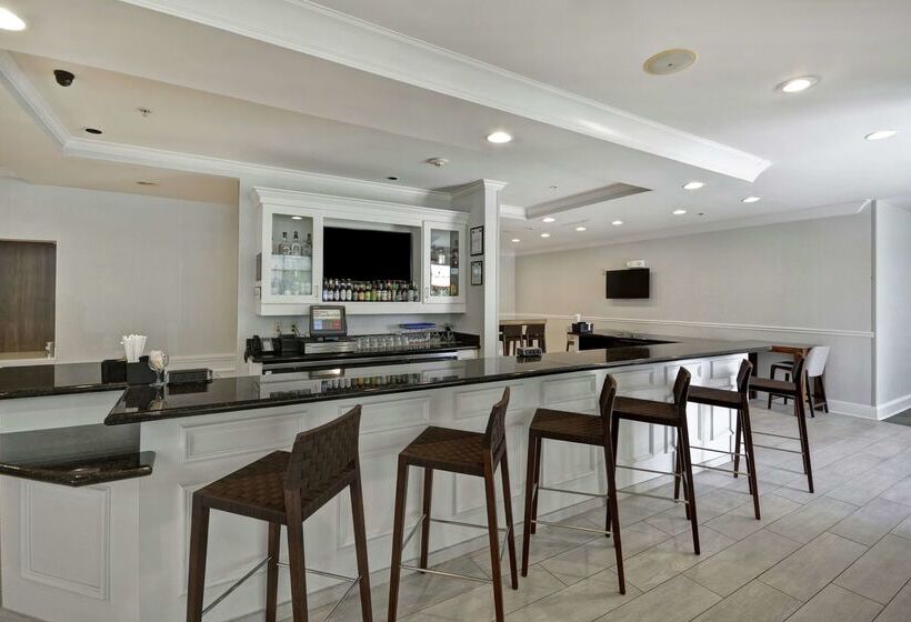 Отель Hilton Garden Inn Gulfport Airport