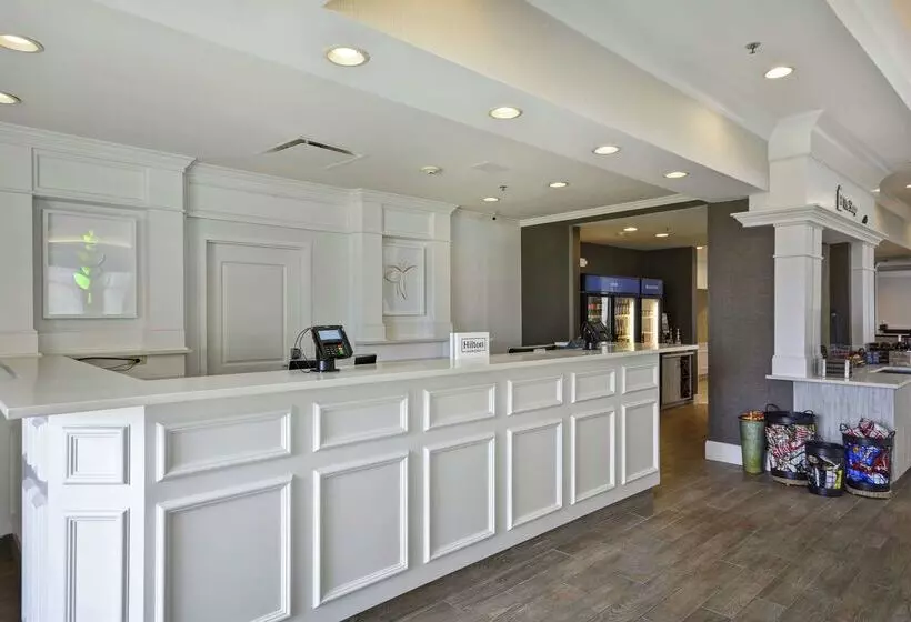 هتل Hilton Garden Inn Gulfport Airport