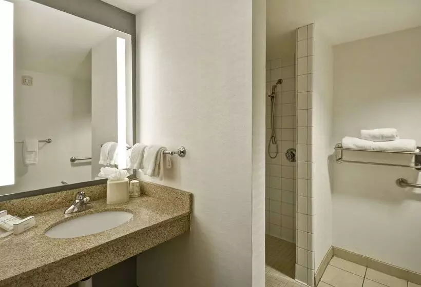 هتل Hilton Garden Inn Gulfport Airport