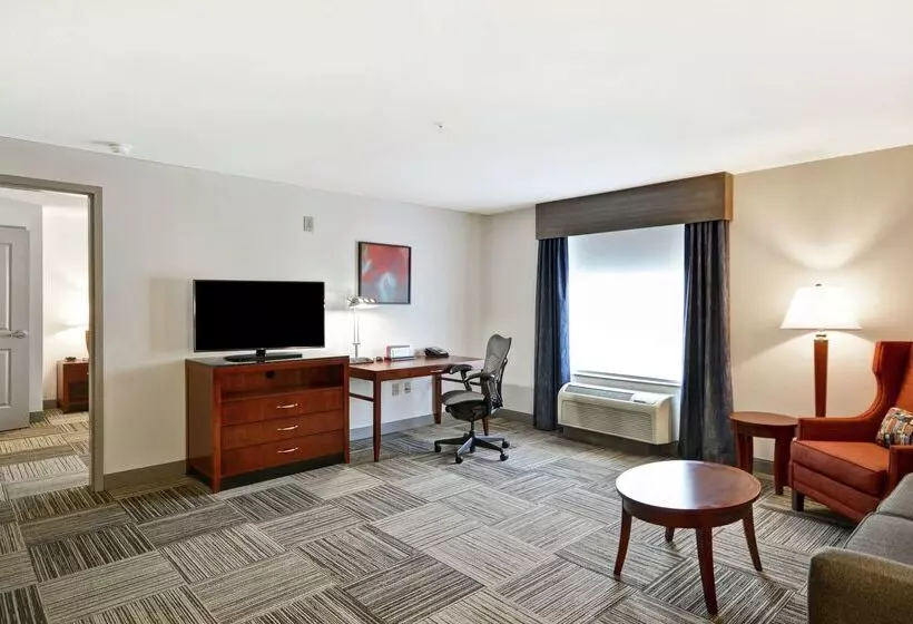 هتل Hilton Garden Inn Gulfport Airport