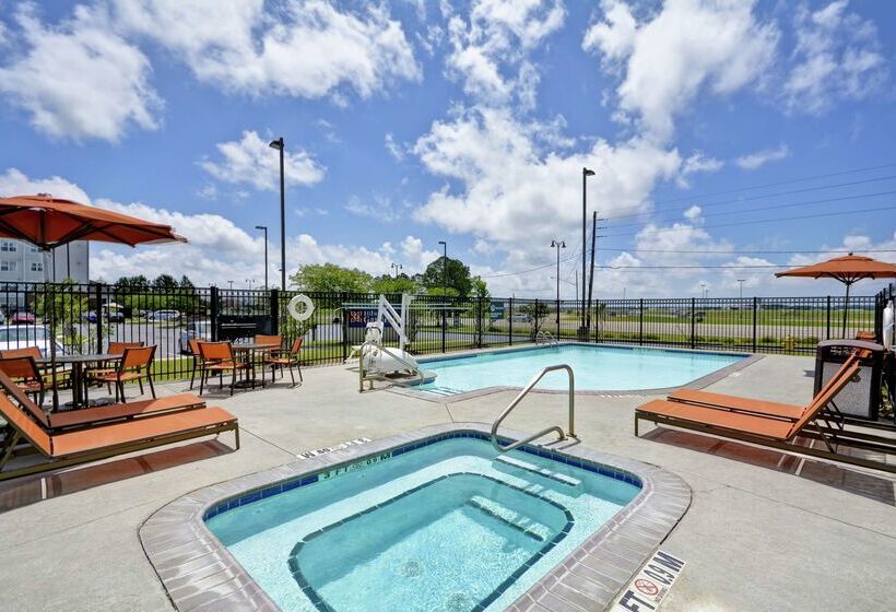 Отель Hilton Garden Inn Gulfport Airport