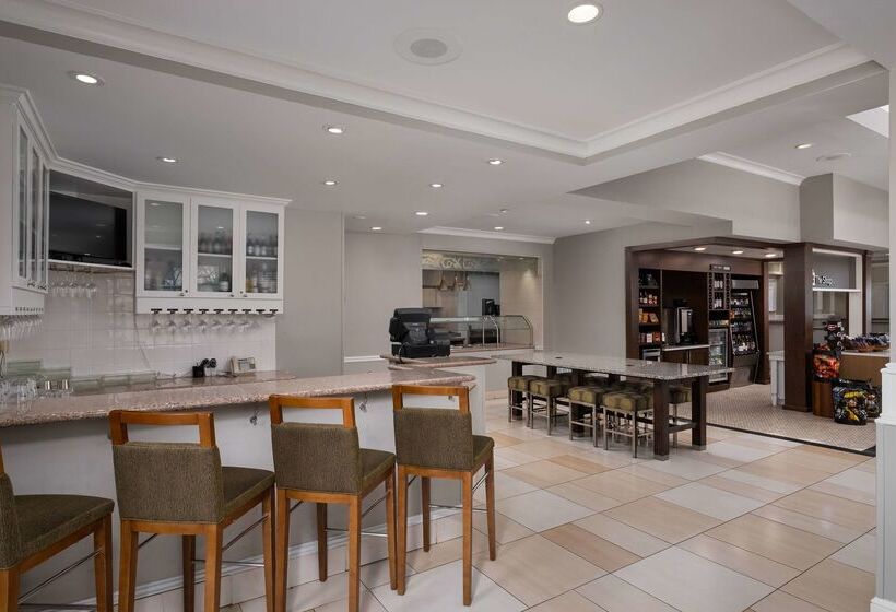 בית מלון כפרי Hilton Garden Inn Overland Park