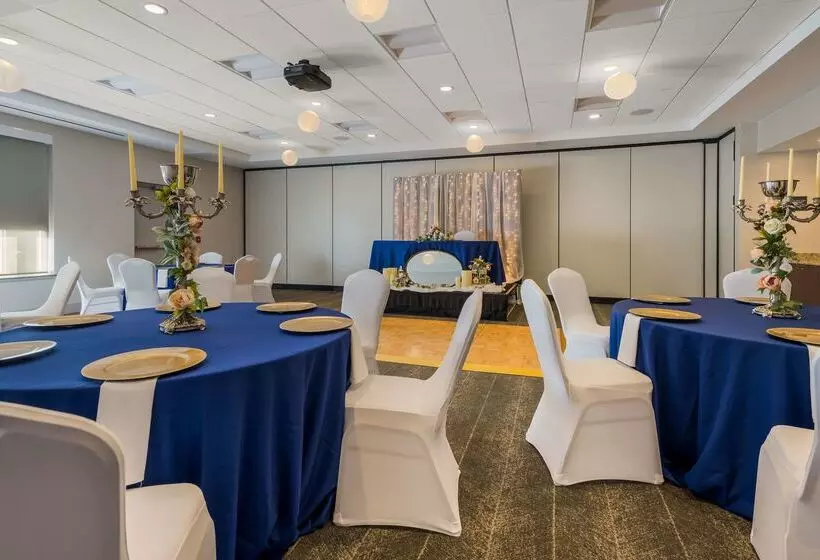 فندق Hilton Garden Inn Rockford