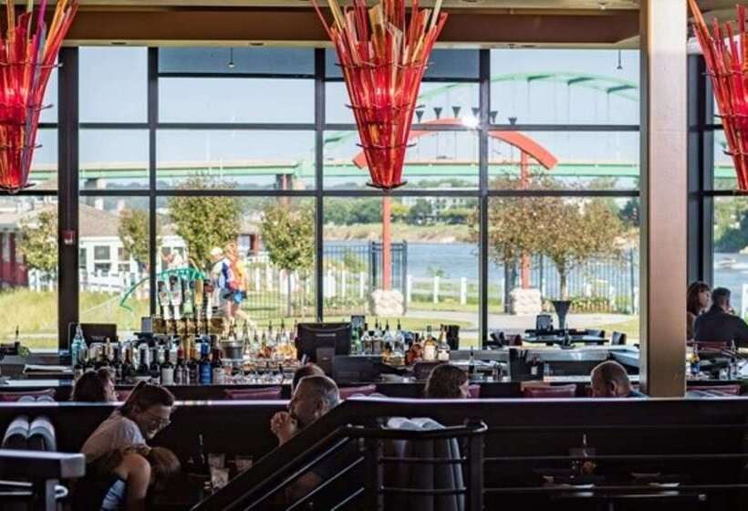 בית מלון כפרי Hilton Garden Inn Sioux City Riverfront