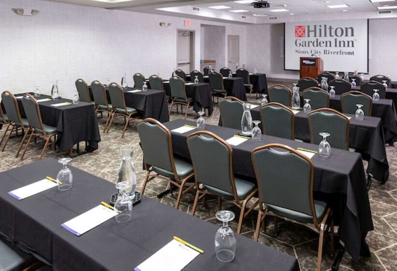 בית מלון כפרי Hilton Garden Inn Sioux City Riverfront