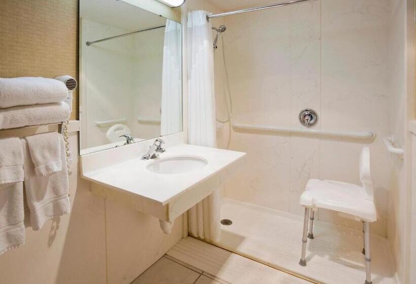 בית מלון כפרי Holiday Inn Alexandria, An Ihg