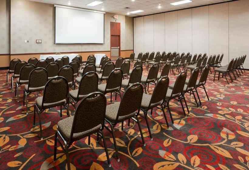 בית מלון כפרי Holiday Inn Alexandria, An Ihg