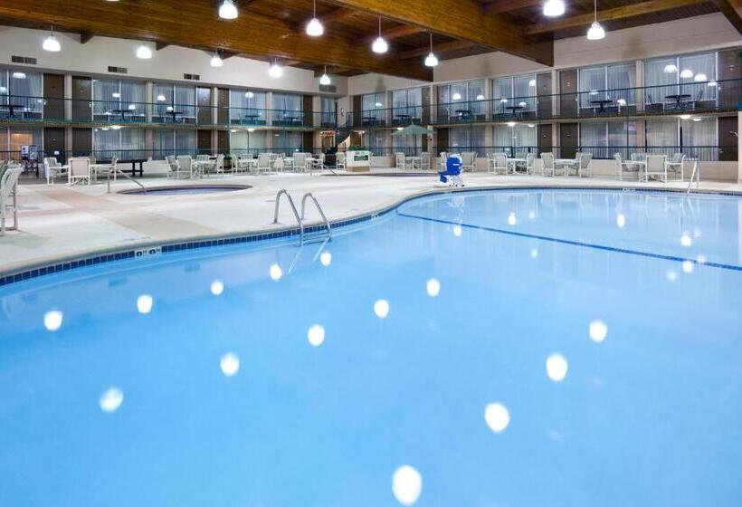 בית מלון כפרי Holiday Inn Alexandria, An Ihg