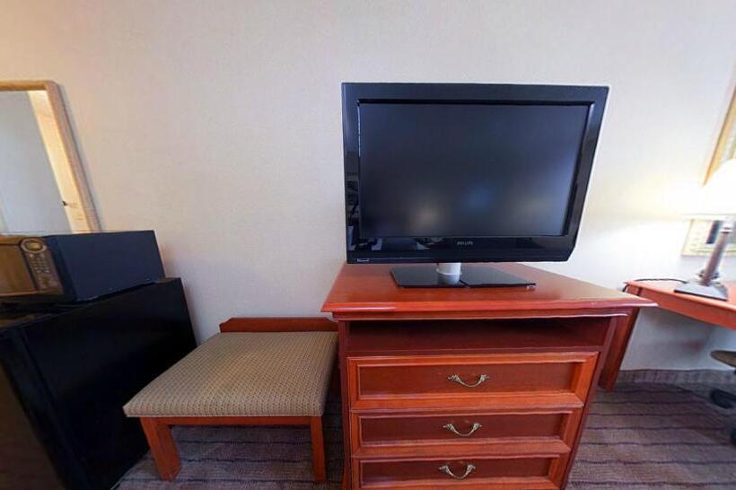 בית מלון כפרי Holiday Inn Alexandria, An Ihg