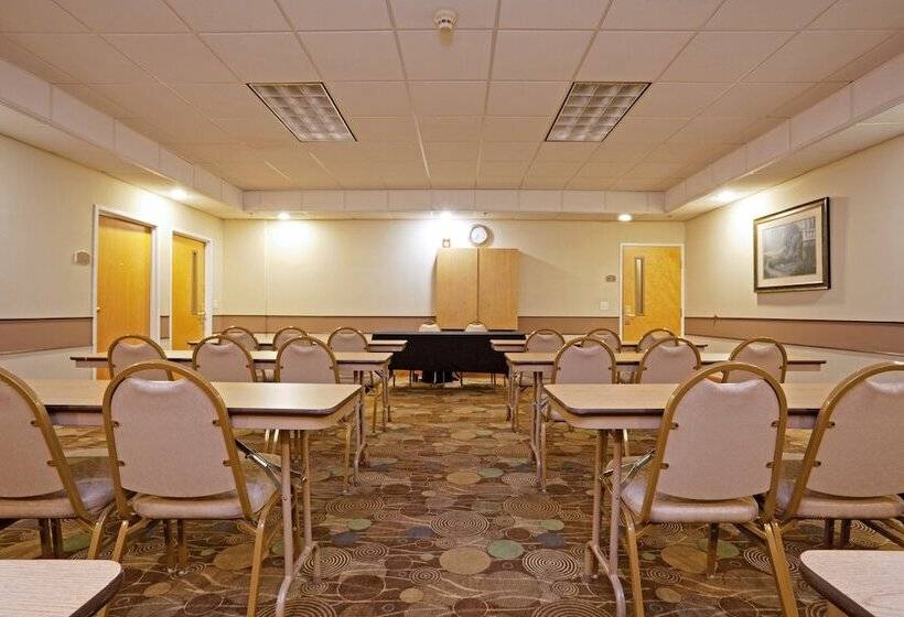 فندق Holiday Inn Express & Suites Albermarle By Ihg