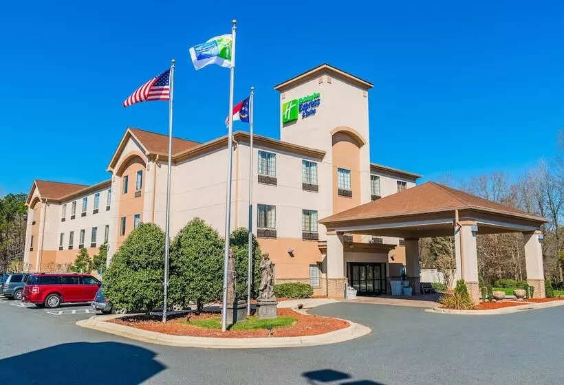 호텔 Holiday Inn Express & Suites Albermarle By Ihg