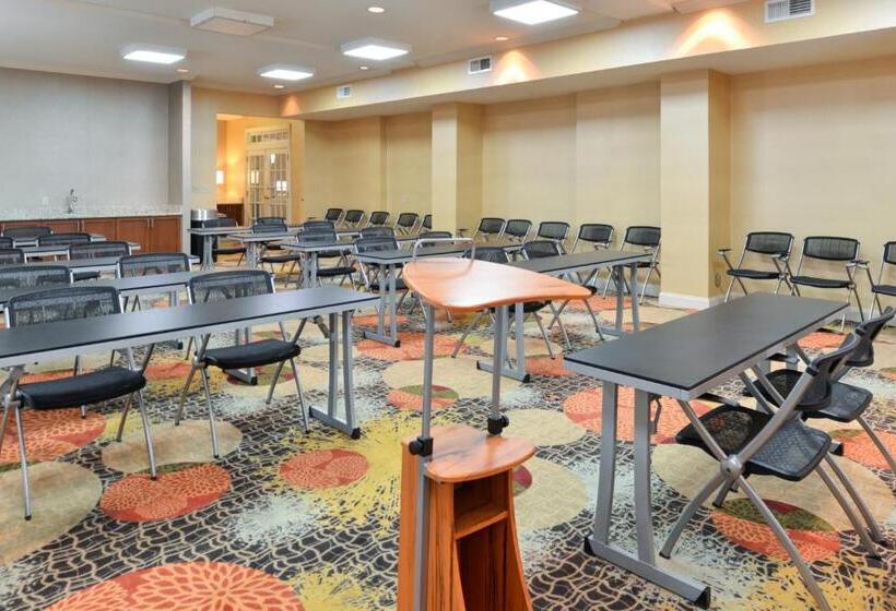 ホテル Baymont By Wyndham Bessemer