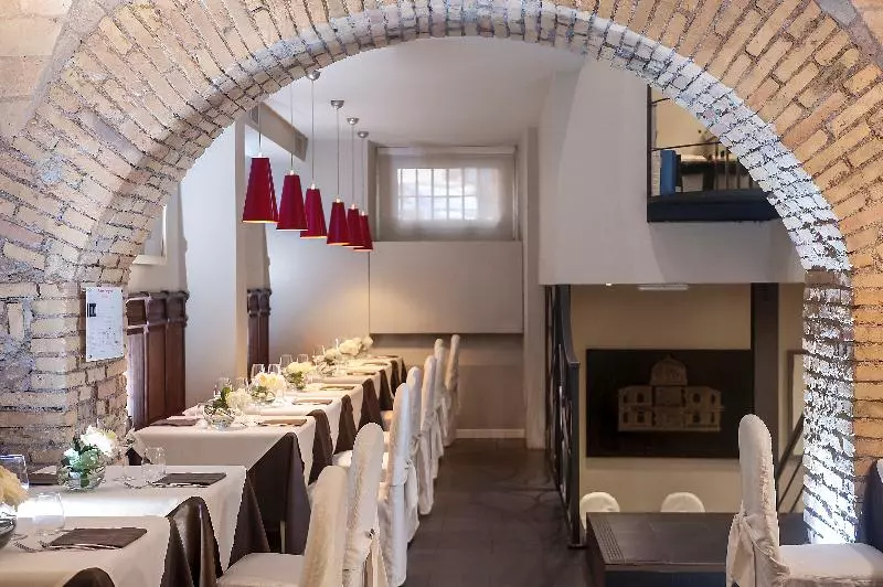 Metropolis   Hotel Di Charme