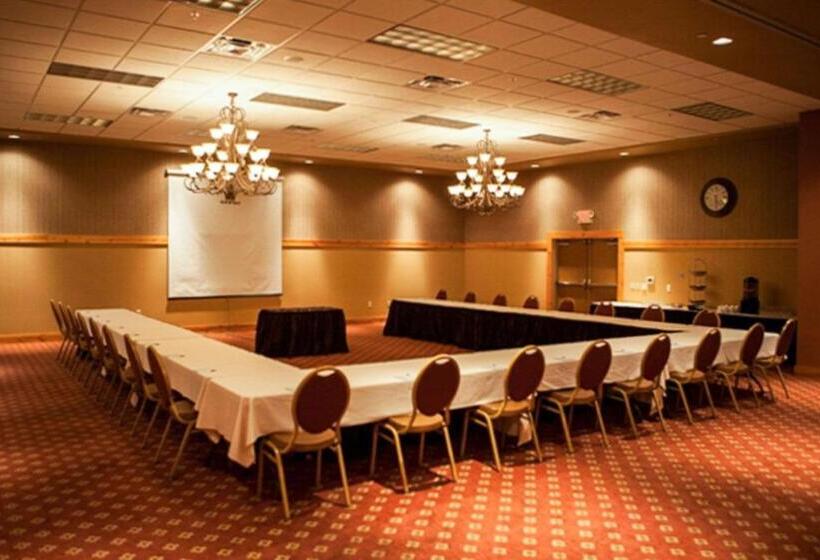 호텔 Sleep Inn & Suites Conference Center