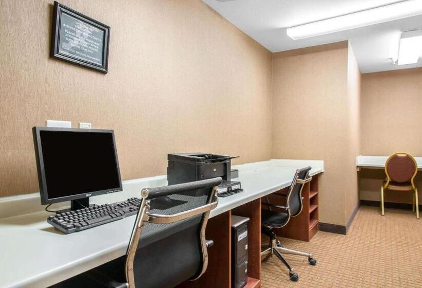 호텔 Sleep Inn & Suites Conference Center