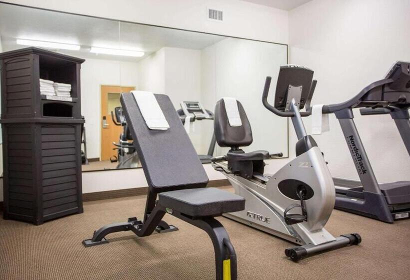 호텔 Sleep Inn & Suites Conference Center