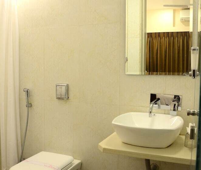 هتل Sunny International