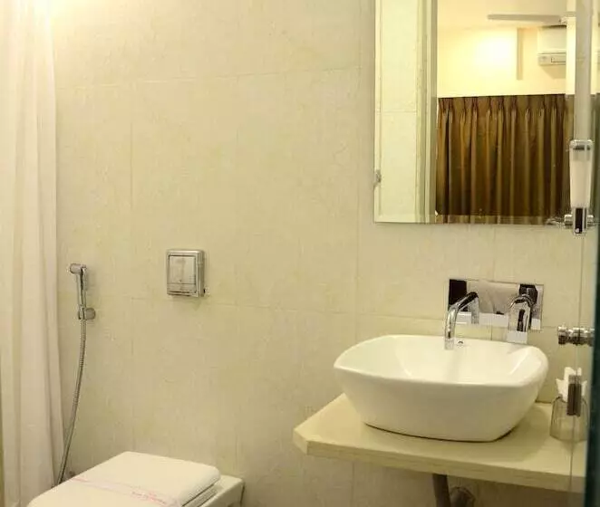 هتل Sunny International