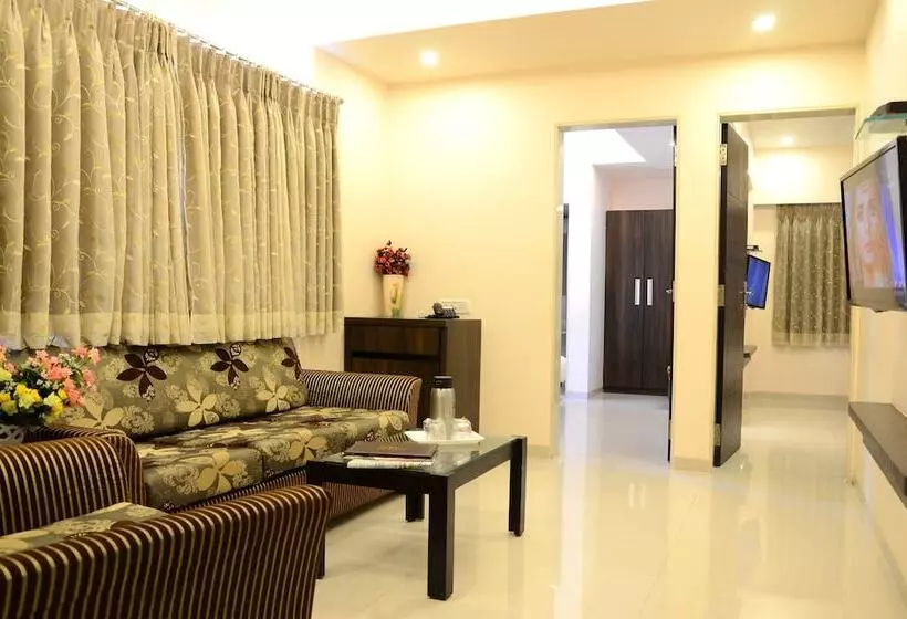 هتل Sunny International