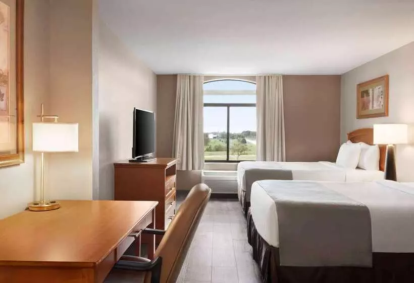 هتل Wingate By Wyndham Bentonville