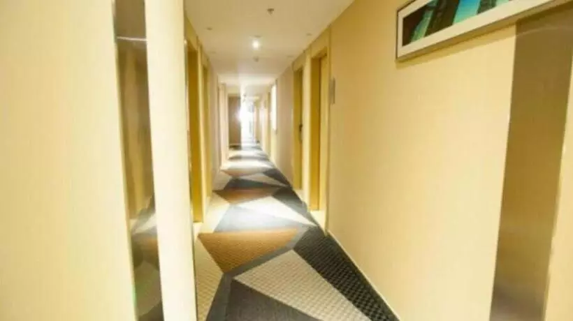 Hotelli City Comfort Inn Wuhan Wuchang Railway Station East Square
