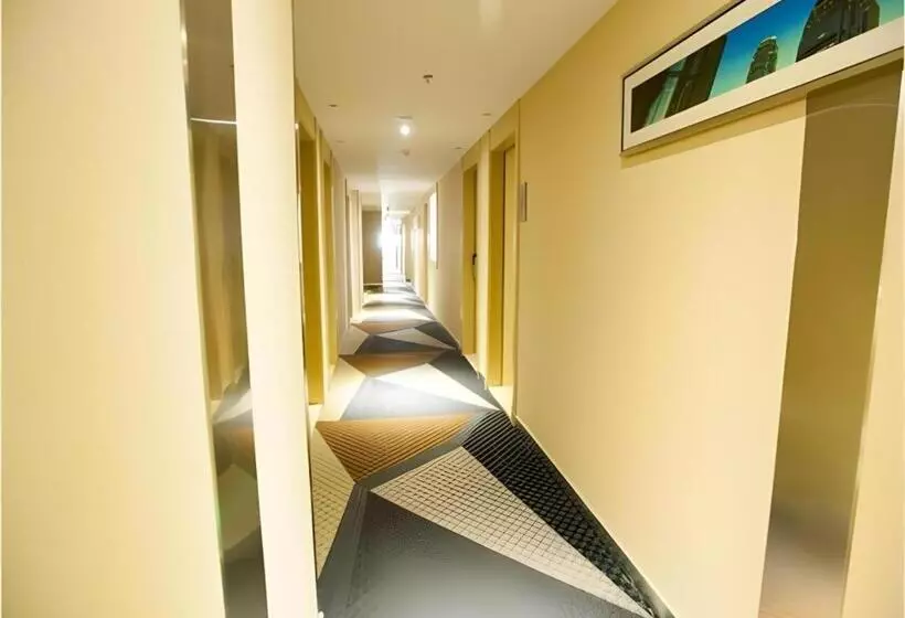 Hotelli City Comfort Inn Wuhan Wuchang Railway Station East Square