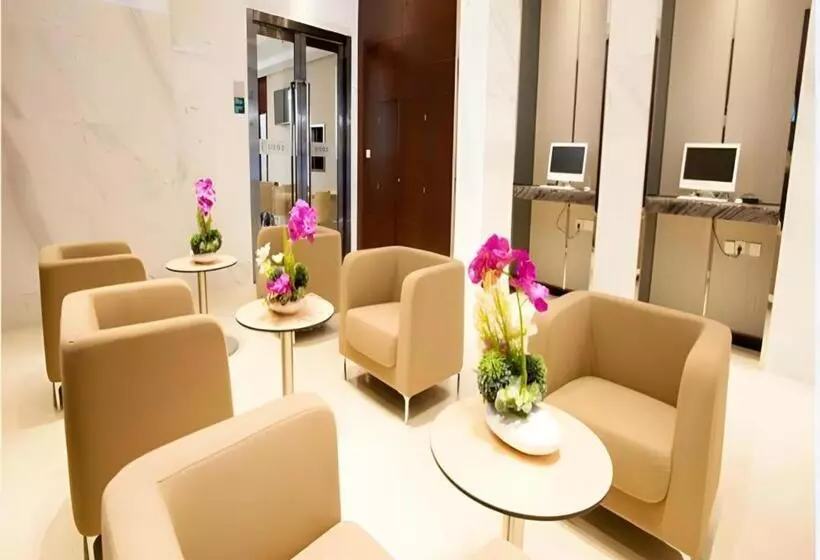 Hotelli City Comfort Inn Wuhan Wuchang Railway Station East Square